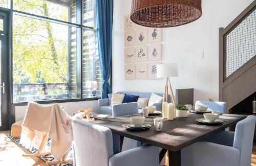 Maubray House | Elegant 6-Person Mansion