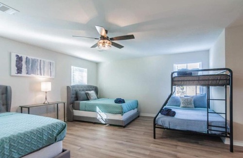 Foster Place House | Elegant and Spacious Family Home Unit A - Sleeps 14