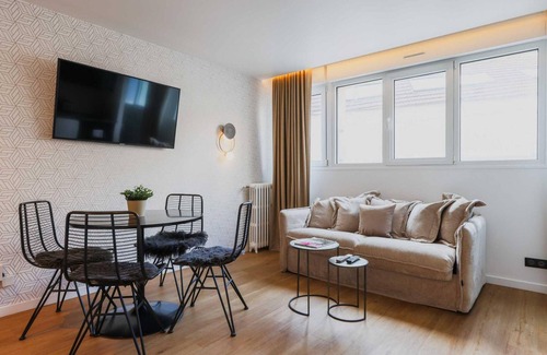 Combat Apartment | Elegant Apartment - 2br/6p - Canal St Martin