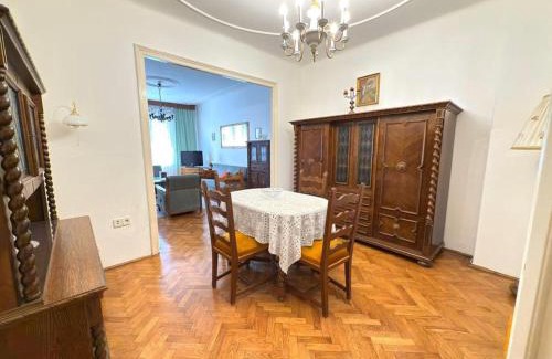 Lagymanyos Apartment | Elegant Apartment