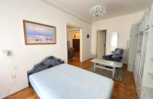 Lagymanyos Apartment | Elegant Apartment