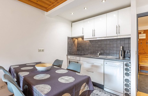 Le Cret Apartment | Elegant apartment in Val-d'Isère with balcony, parking, wifi
