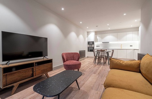 Tottenham Hale Apartment | Elegant Apartment in North London