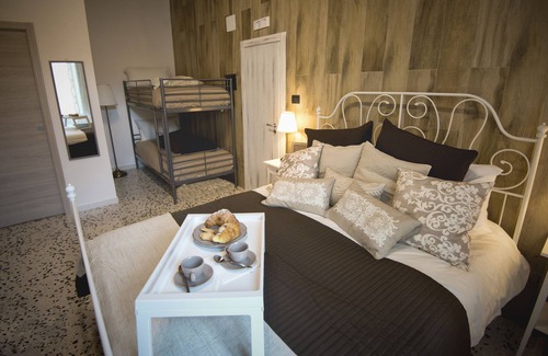 Historical Downtown Salerno Bed & Breakfast | Elegant B&B Il Vicolo storico