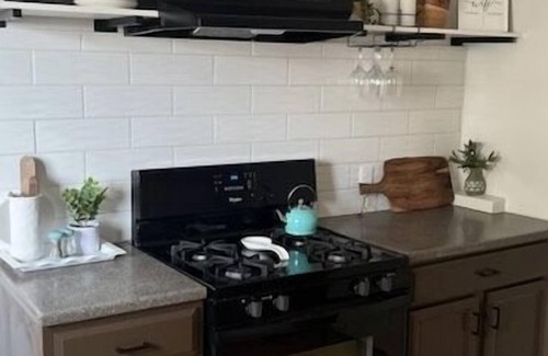 West Allis Apartment | Elegant charm!