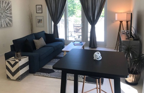 Monte Sereno House | Elegant chic guest house