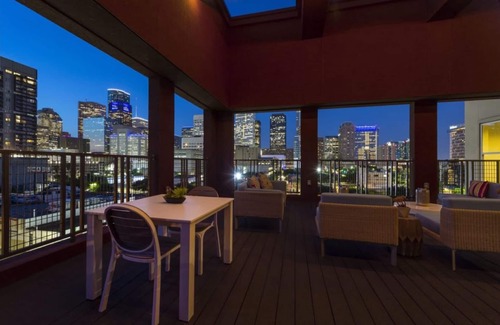 Central Business District Apartment | Elegant Downtown Location Recently Upgraded