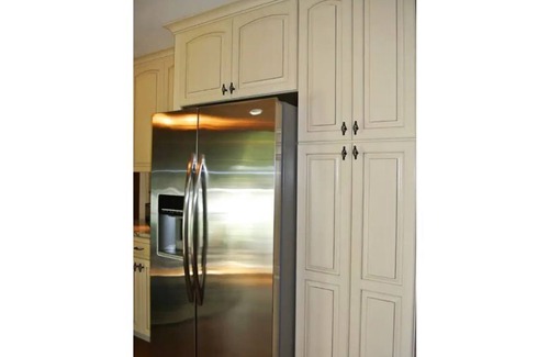 Akron House | Elegant Ellet Living