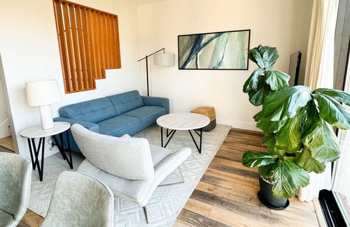 Outer Mission House | Elegant Escape: 2-Story Retreat with King Suite