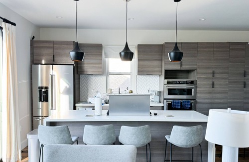 Outer Mission House | Elegant Escape: 2-Story Retreat with King Suite