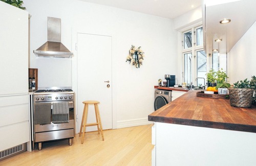 Osterbro Apartment | Elegant, evocative and cosy home in Østerbro with a stunning panoramic view