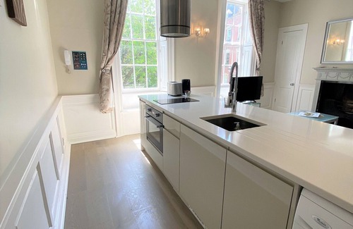 Clifton Apartment | Elegant Georgian Apartment Near Clifton Village