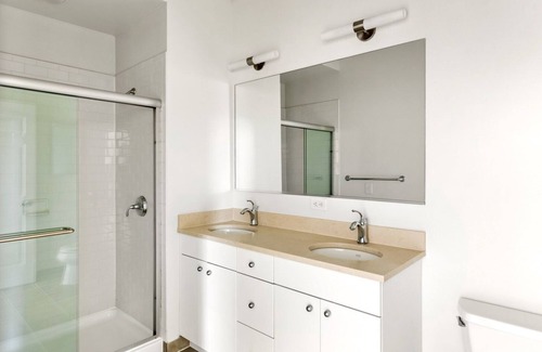 Hoboken Apartment | Elegant Hoboken 2BR w/ Gym & W/D, nr waterfront, by Blueground