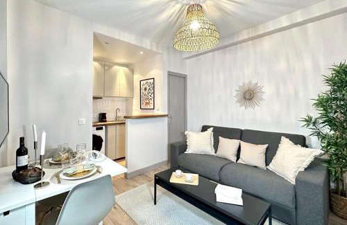Passy Apartment | Elegant Home near Trocadéro
