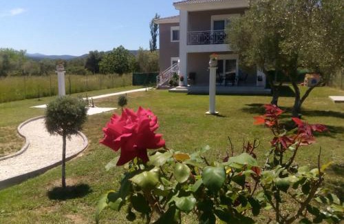 Ormos Panagias Apartment | Elegant house