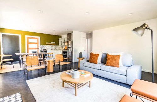 Bixby Knolls House | Elegant Long Beach Getaway - 2 Units & Patio
