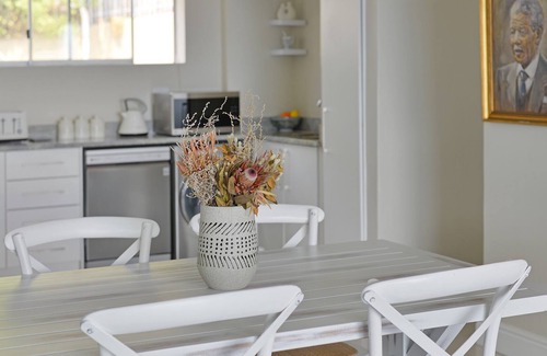 Bantry Bay Apartment | Elegant Mawethu Apartment | Breathtaking Sea Views