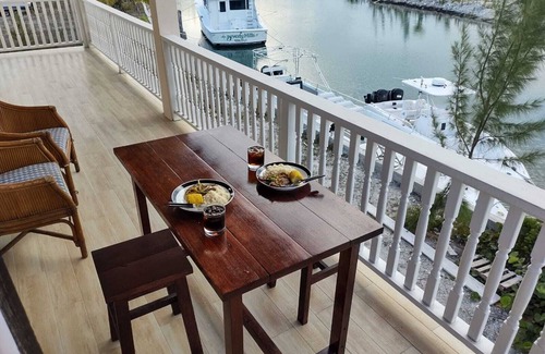 South Seas Estates Condo | Elegant Oak Canalfront Condo