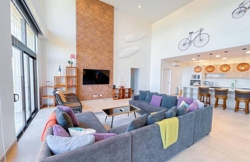Jaco Apartment | Elegant Oceanview Penthouse - Steps from Jaco Beach & Nightlife