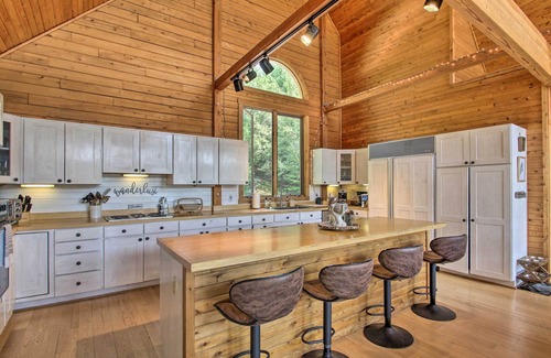 Harrison House | Elegant & Quiet Maine Escape w/Sauna & Deck!