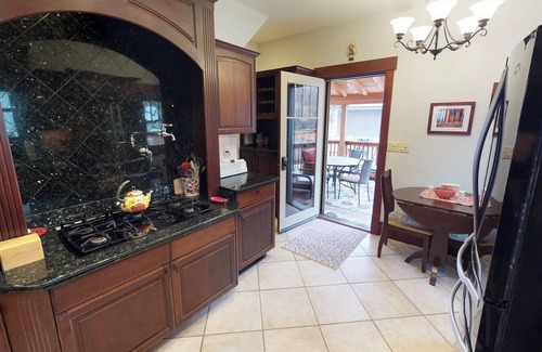 Bozeman House | Elegant, Recipient of Historic Preservation Award! 2 Blocks From Downtown .