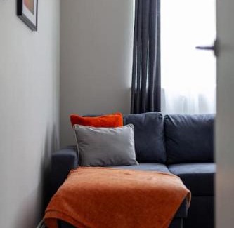 Putney Apartment | Elegant Retreat 1-bed Near Central London