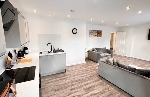 Liverpool City Centre Apartment | Elegant Stay in Irwell Chambers
