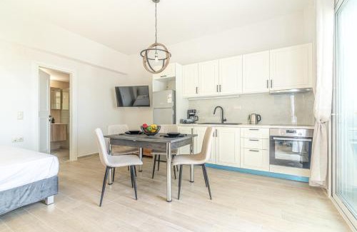 Agios Dimitrios Apartment | Elegant Suite 1 near the Beach