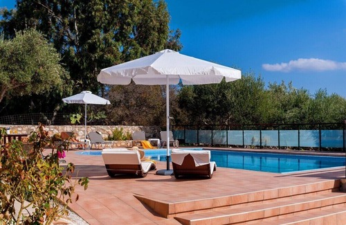 Megala Chorafia Villa | Elegant summer Villa for relaxing vacations