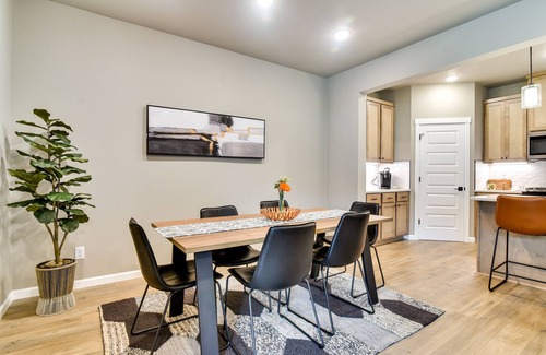 Pleasant Valley House | Elegant Vancouver Townhome - 18 Mi to Portland