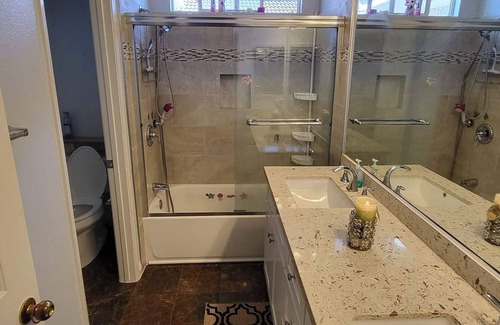 Placentia House | Elegent decor golf view private room for rent in Placentia