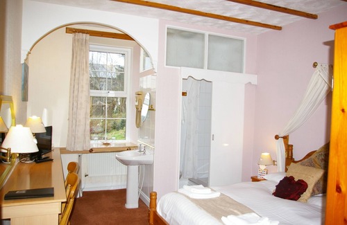 Dolwyddelan Hotel | Elen's Castle Hotel