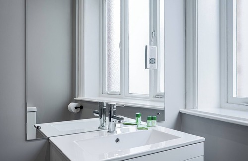 Wakefield Hotel | Elephant & Castle