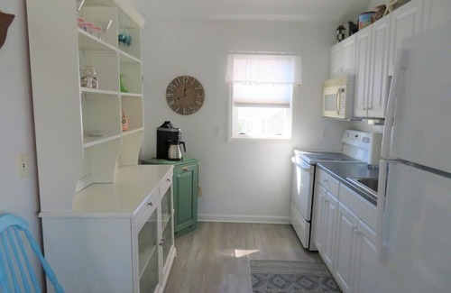 North Beach Haven House | Elevator. Yard. Beach Badges. Beach Chairs. W/D. Deck. Keurig. Cable.