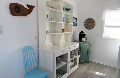North Beach Haven House | Elevator. Yard. Beach Badges. Beach Chairs. W/D. Deck. Keurig. Cable.