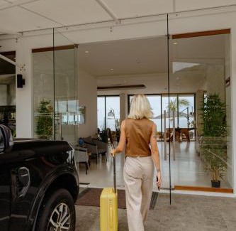 Khanom Hotel | Elite Atoll Beachfront Hotel