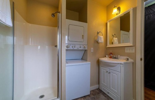 Orick House | Elk Meadow Cabins 15B Lady Bird - Single Room