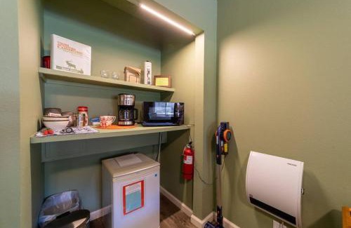 Orick House | Elk Meadow Cabins 15B Lady Bird - Single Room