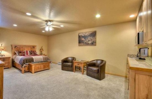 Carriage Hills House | Elk Meadow Retreat