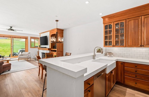 Snowmass Village Villa | Elk Mountain Villa in Snowmass: 3 bed with walk-out patio