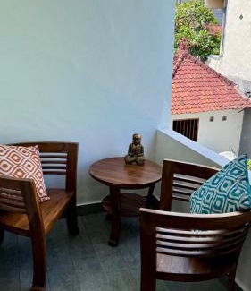 Legian House | Ellenbrook Rooms 18 by Mulia Cottage