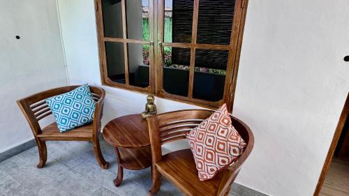 Legian House | Ellenbrook Rooms 18 by Mulia Cottage