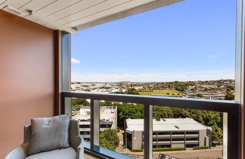 Greenlane - Ellerslie Apartment | Ellerslie Escape: 2BR + Balcony!