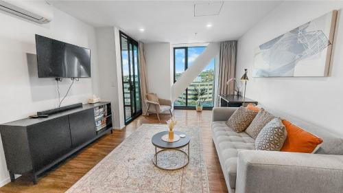 Otahuhu Apartment | Ellerslie Sanctuary- Modern, quality apartment