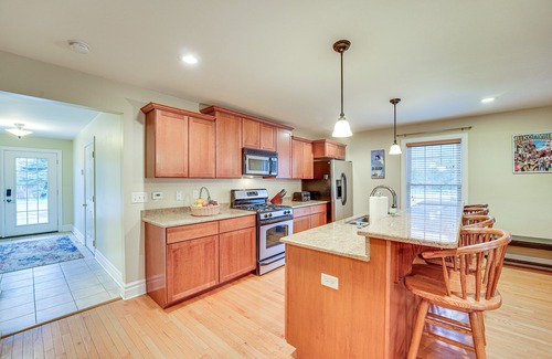 Ellicottville Apartment | Ellicottville Townhome w/Hot Tub ~ 2 Mi to Skiing