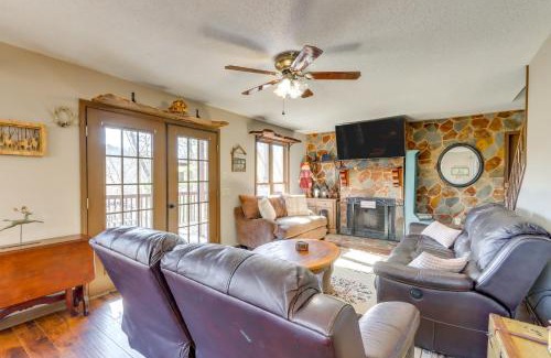 Ellijay House | Ellijay Resort Cabin with Fire Pit, Decks, and Hot Tub