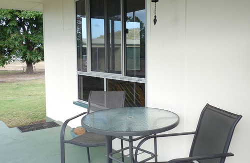 Guthalungra House | Elliot River Retreat, Riverside Walks & Fishing, Large Pet Friendly Fenced Yard