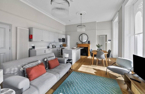 Plymouth House | Elliott Terrace by Pureserviced.