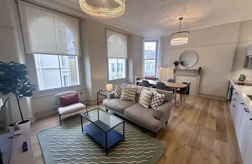 Plymouth House | Elliott Terrace by Pureserviced.