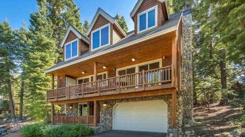 Tahoma House | Ellis Peak by AvantStay Beautiful McKinney Cabin w Filtered Lake Views